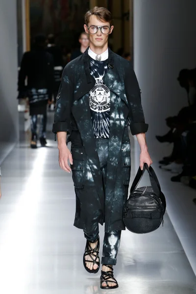 Look 29